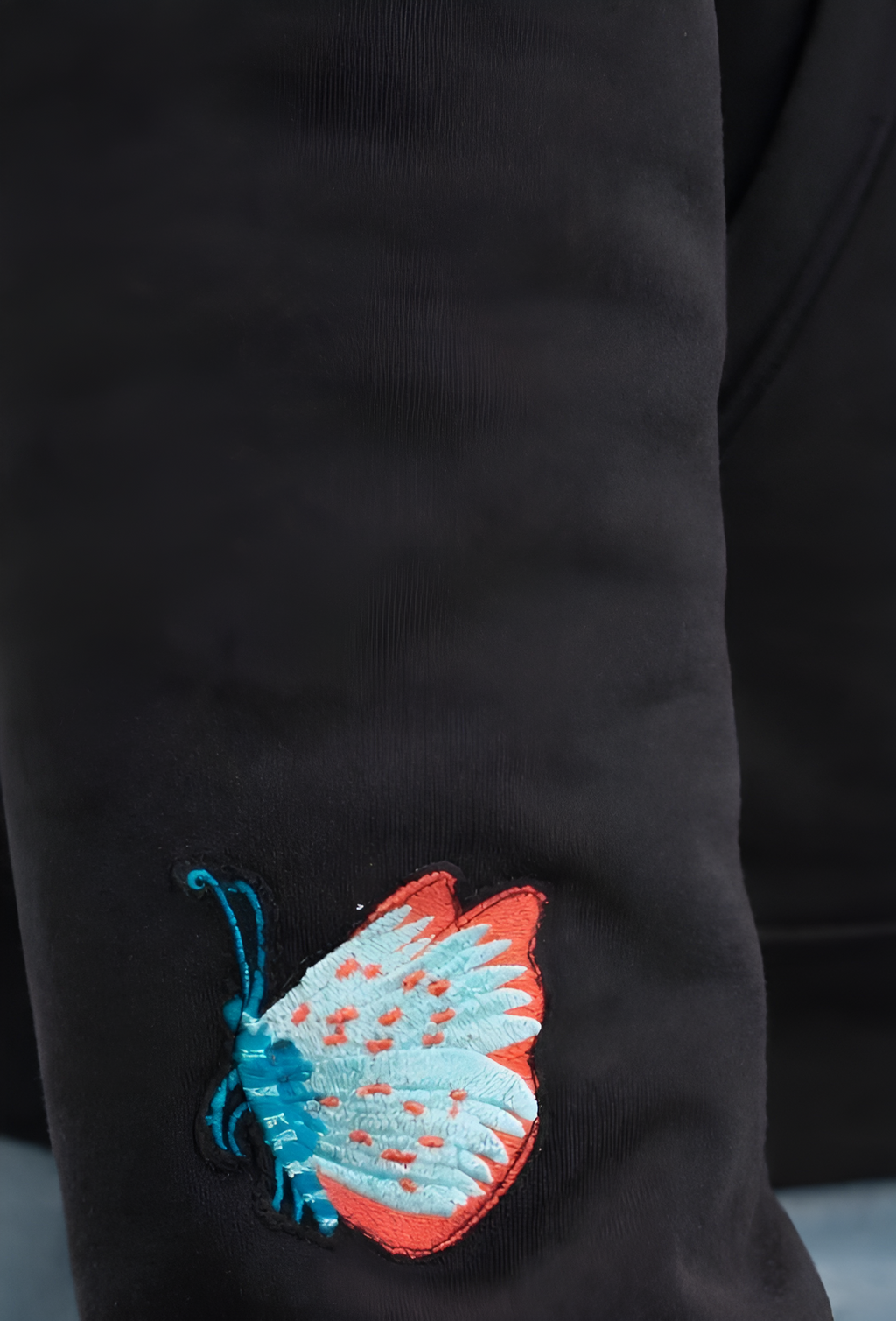 BLACK EMBROIDERED ZIPPER OVERSIZED HOODIE