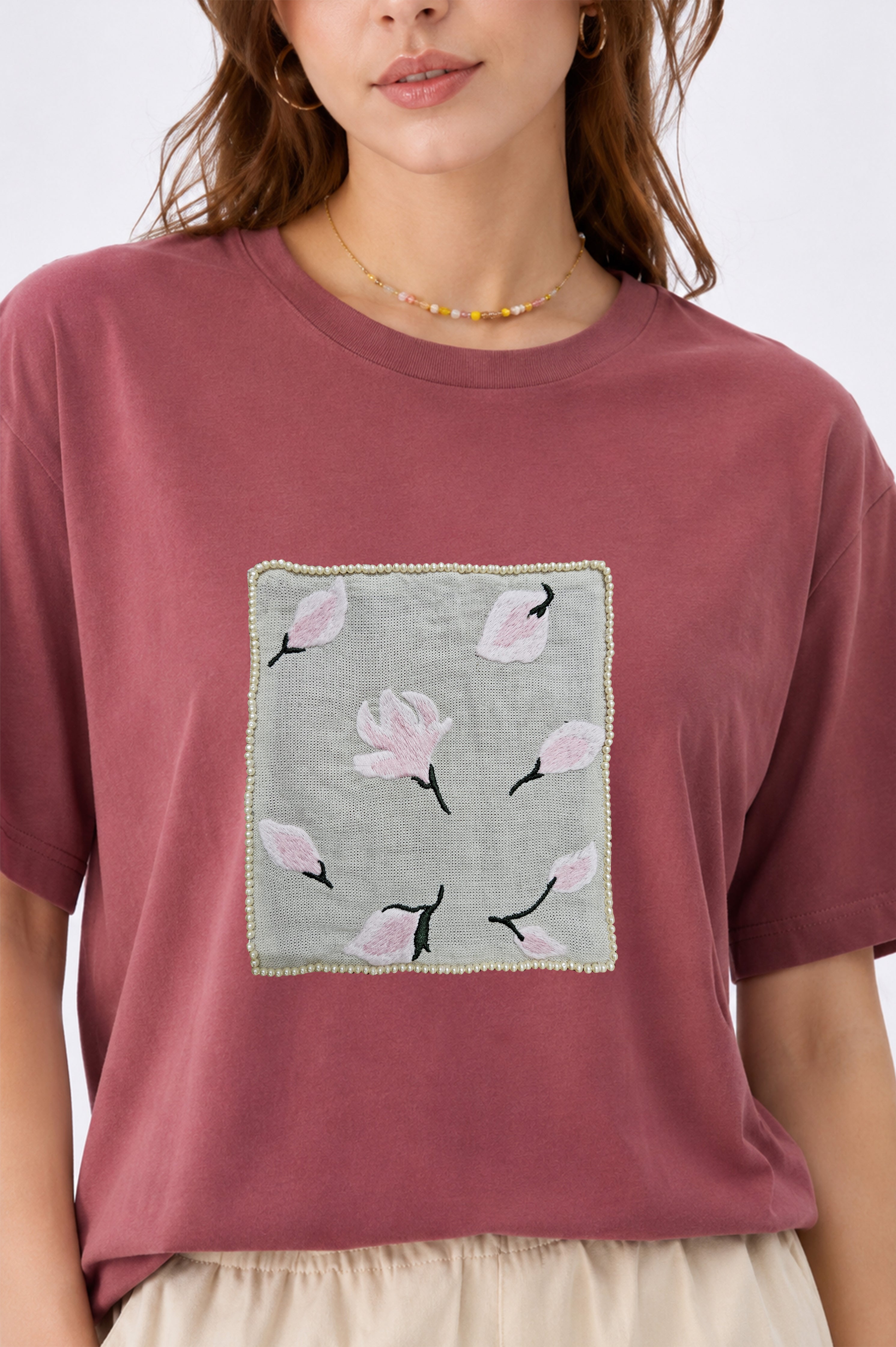 WOMEN'S FLORAL PATCHWORK EMBROIDERED TEE
