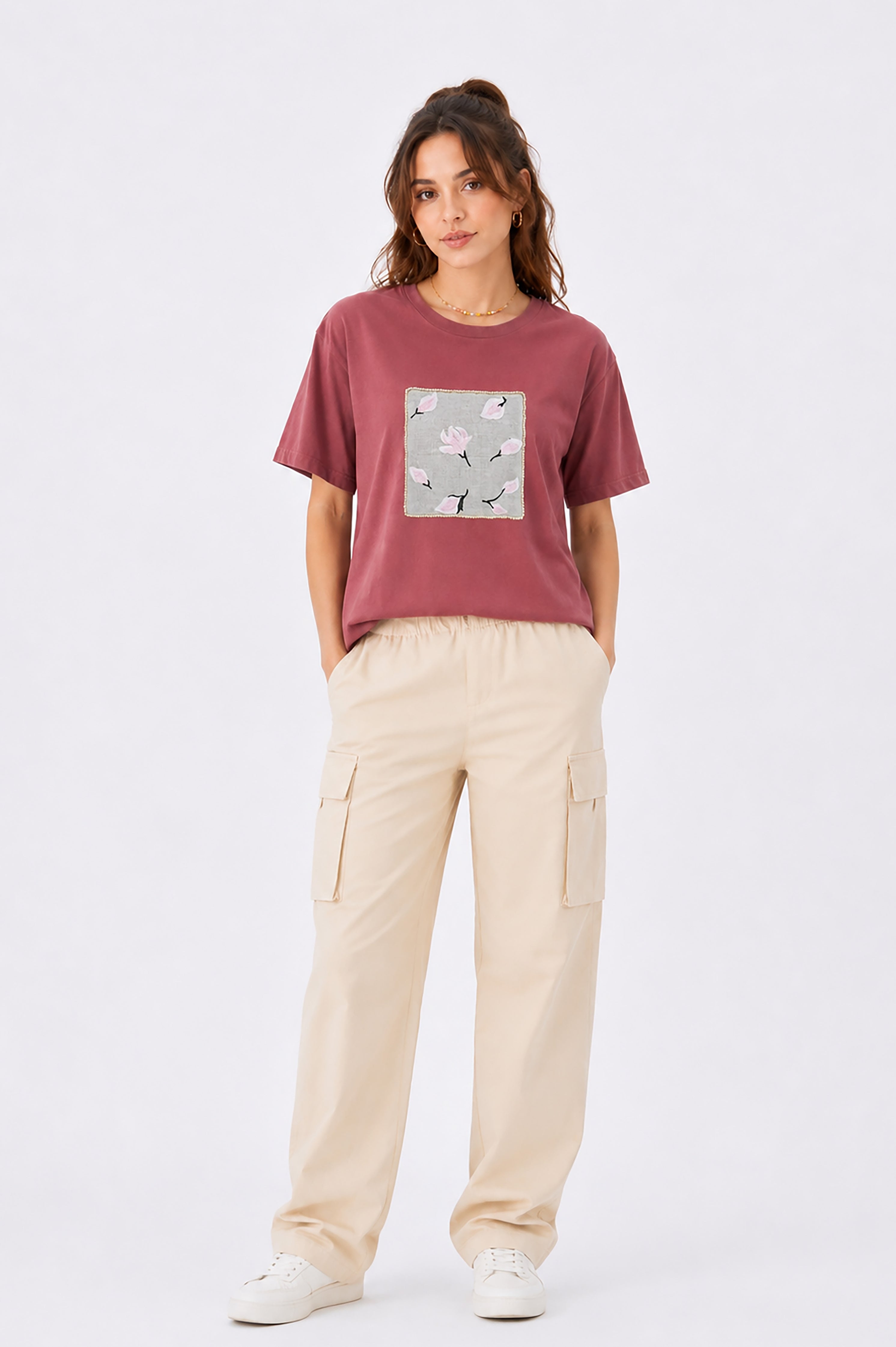 WOMEN'S FLORAL PATCHWORK EMBROIDERED TEE