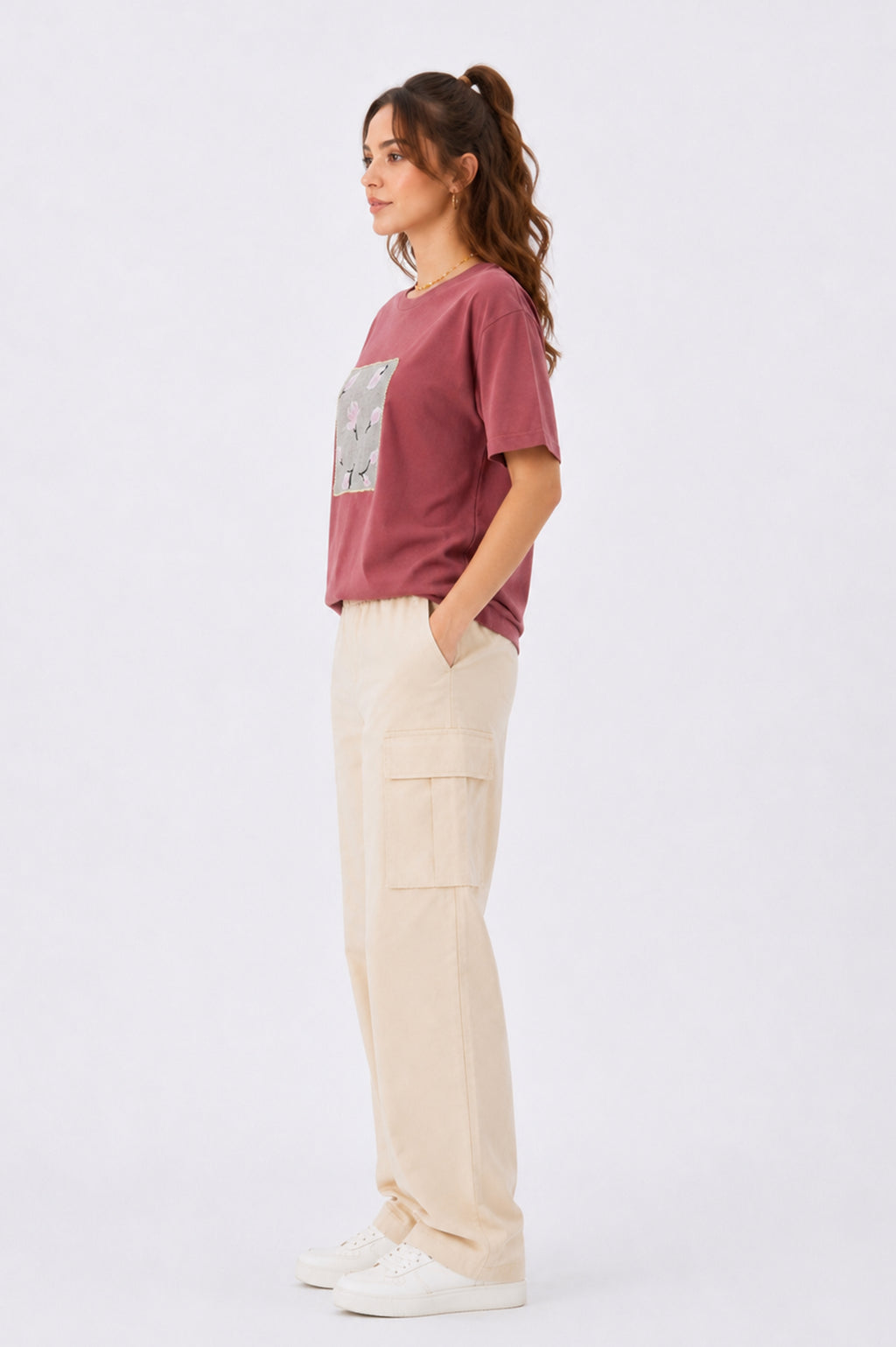 WOMEN'S FLORAL PATCHWORK EMBROIDERED TEE